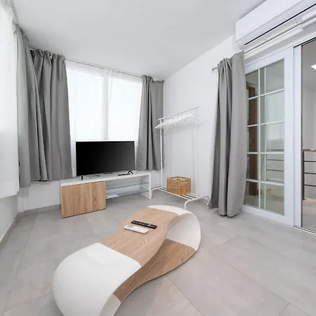 Lanzarote 2 - Private Pool, Air-con And Bbq By Lanzarote Playa Blanca