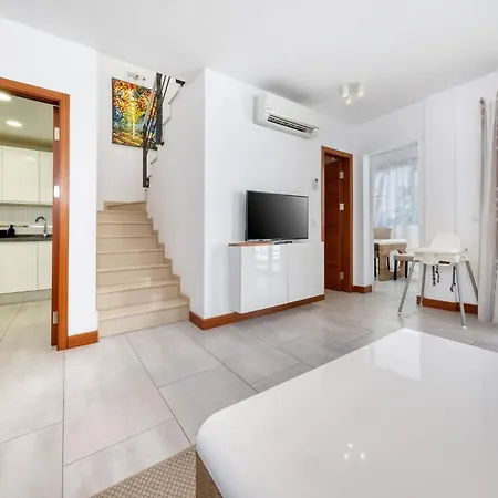 Holiday home Lanzarote 2-private Pool, Bbq, Air-con Playa Blanca (Lanzarote)
