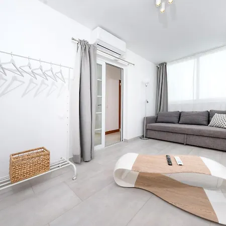 Lanzarote 2-private Pool, Bbq, Air-con Holiday home *