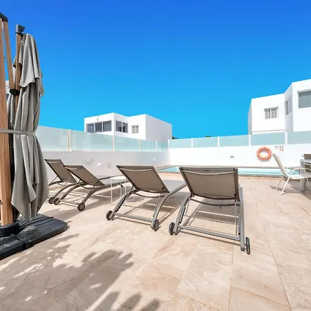 Lanzarote 2 - Private Pool, Air-con&bbq By Lanzarote