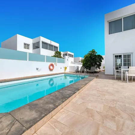 Lanzarote 2-private Pool, Bbq, Air-con Holiday home *