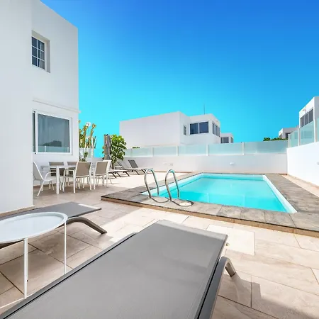 Holiday home Lanzarote 2-private Pool, Bbq, Air-con *