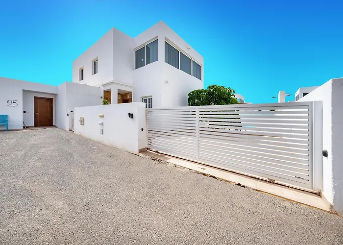 Lanzarote 2 - Private Pool, Air-con And Bbq By Lanzarote * Playa Blanca (Lanzarote)