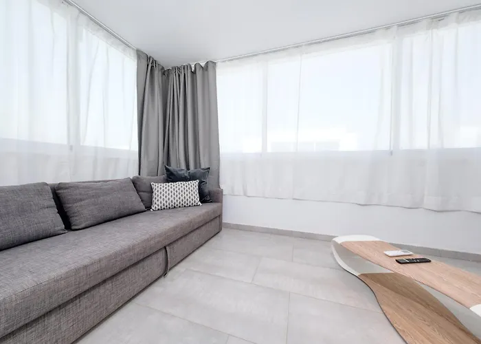 Lanzarote 2 - Private Pool, Air-con And Bbq By Lanzarote Feriehus