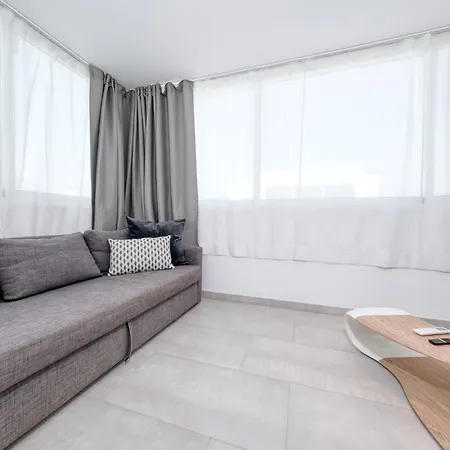 Lanzarote 2 - Private Pool, Air-con And Bbq By Lanzarote Holiday home