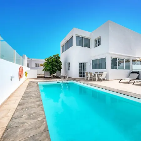 Lanzarote 2 - Private Pool, Air-Con And Bbq By Lanzarote Vacation Homes *