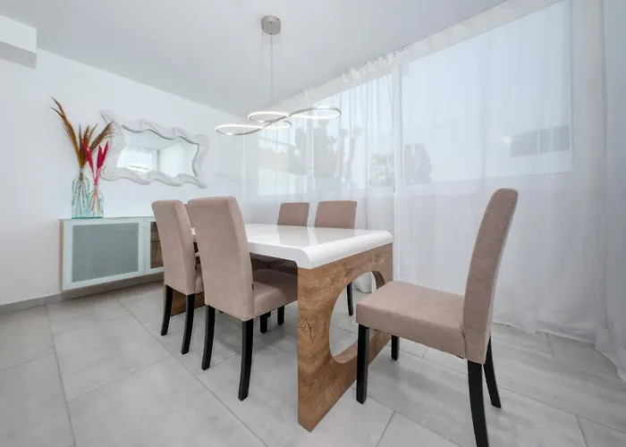 Holiday home Lanzarote 2 - Private Pool, Air-con And Bbq By Lanzarote Playa Blanca (Lanzarote)